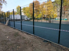Забор на спортивную площадку 40 метров фото в Павловском Посаде