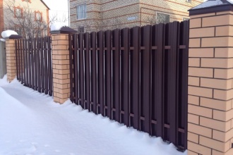 Забор из евроштакетника в шахматном порядке 30 метров фото в Павловском Посаде